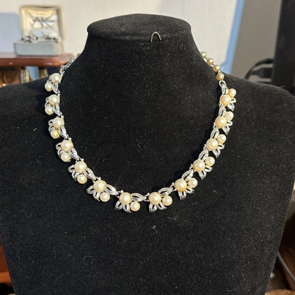 Vintage Star Brand Silver Tone Faux Pearl Necklace 17”